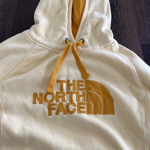 North face hoodie - Picture 2 of 2